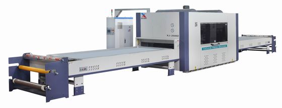 Macchina di stampa a membrana a vuoto positiva e negativa per la laminazione ad alta lucentezza in PVC